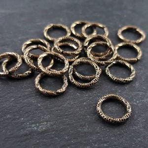 10mm Twisted Etched Jump Rings - Round Bronze Findings, Bronze Supplies, Link, Ring, Loop - Antique Bronze Plated - 20pcs