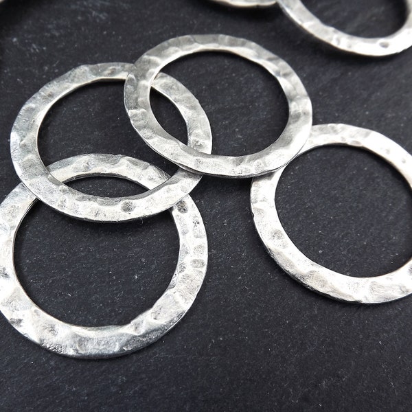 Hammered Circle Connector, Hammered Ring Link, Connector Pendant, Eternity Ring, Charm Holder, Thin Loop, Matte Antique Silver Plated, 4pc