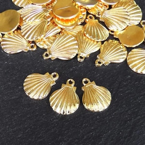 Kleine Muschel Charms, Jakobsmuschel Muschel Anhänger Charm, Meerjungfrau Strand Stil, 24k Glänzend vergoldet 3 Stück