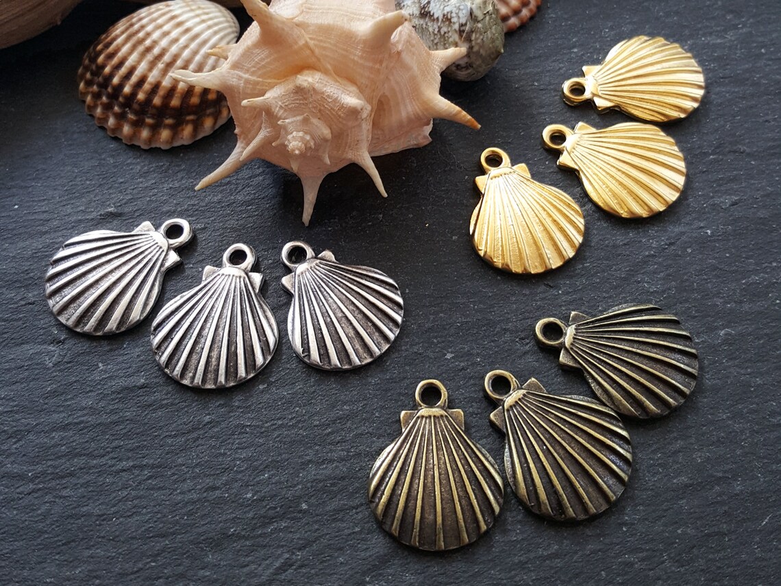 Small Scallop Shell Charms, Clam Seashell Pendants, Summer Jewelry ...