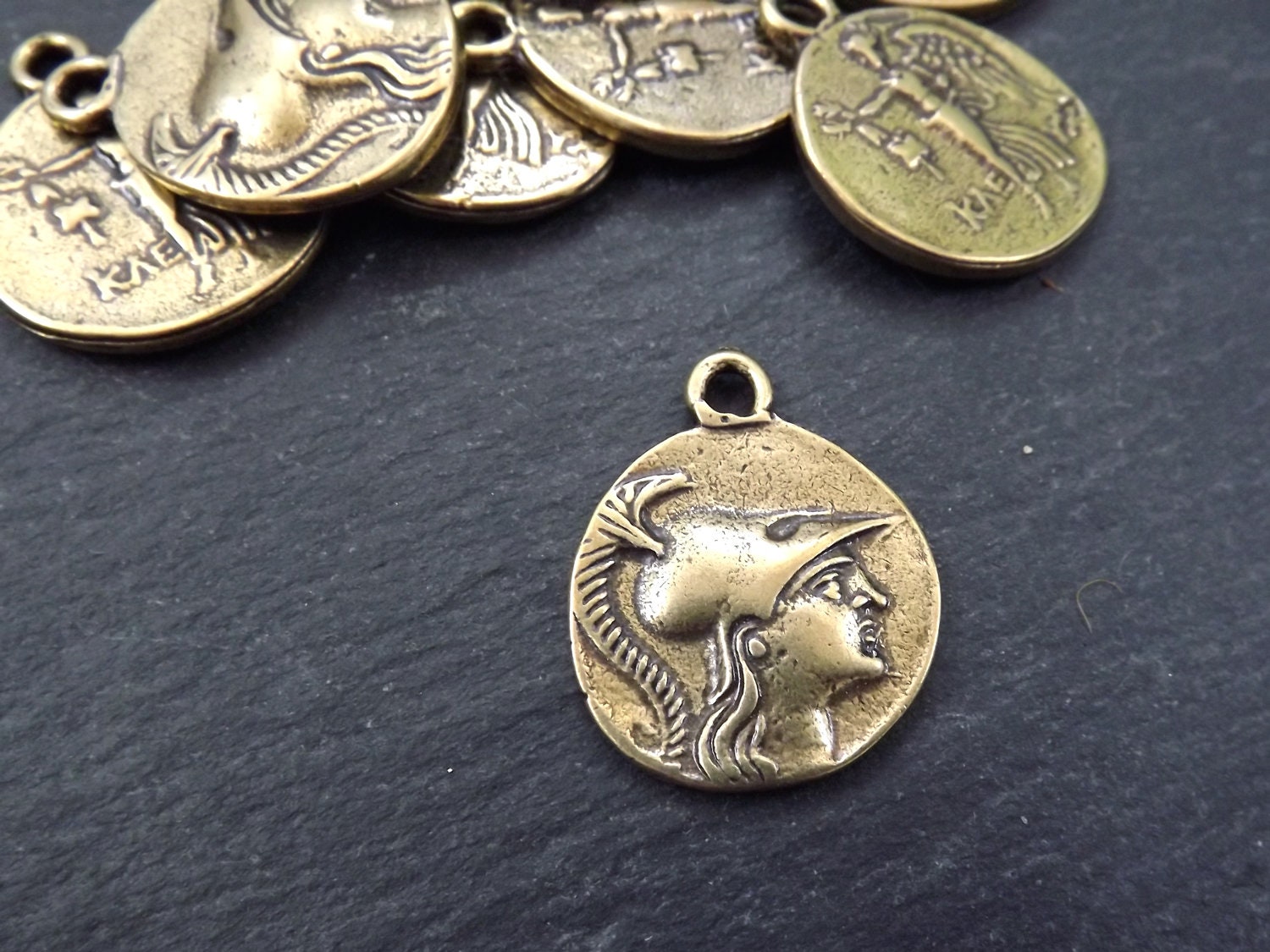 ギリシャのメダリオン 素朴な鋳造コインペンダント パンフィリア