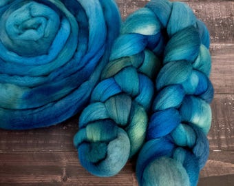 Medium Wool Combed Top, Hand Dyed Roving - Falkland, 4oz - Deepwater
