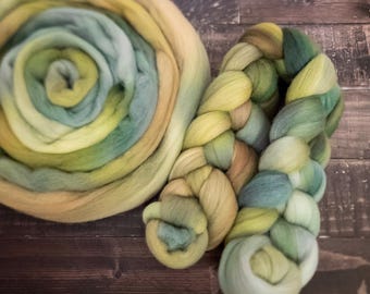 Medium Wool Combed Top, Hand Dyed Roving - Falkland, 4oz - Underleaf