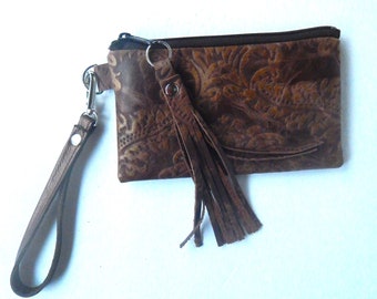 Brown embossed leather wristlet.  Vintage look leather wristlet with card pockets. Vine and Branch Studio.