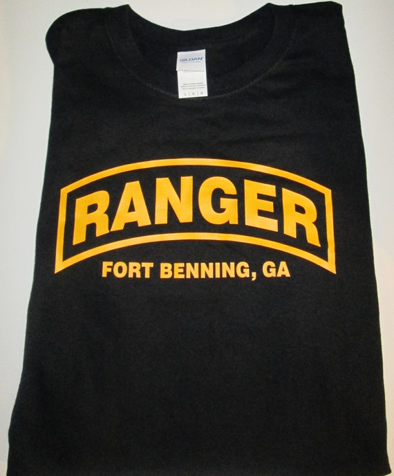 Ranger Tab Fort Bennng - GA * Vinyl Army Black Short Sleeve Shirt