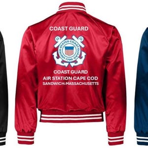 Estación Aérea de la Guardia Costera de Morehead City* Morehead City, Carolina del Norte* Chaqueta de vinilo satinado de la Guardia Costera (solo la espalda) con licencia oficial de la Guardia Costera de EE. UU. imagen 11