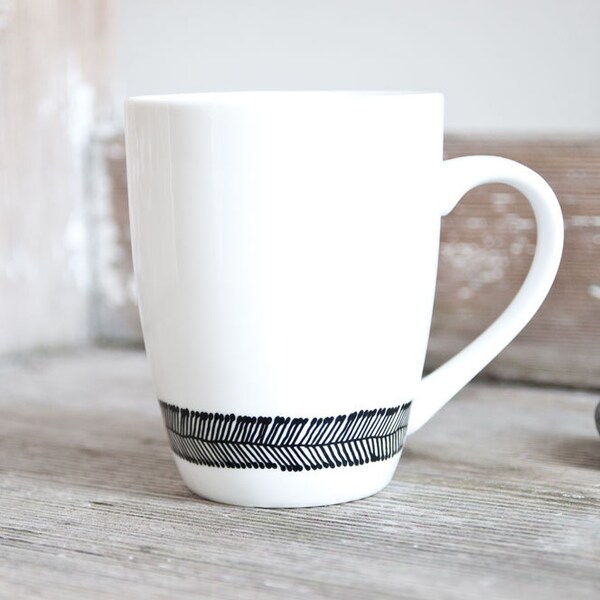 mug "somewhat angular", hand-painted, coffee or tea