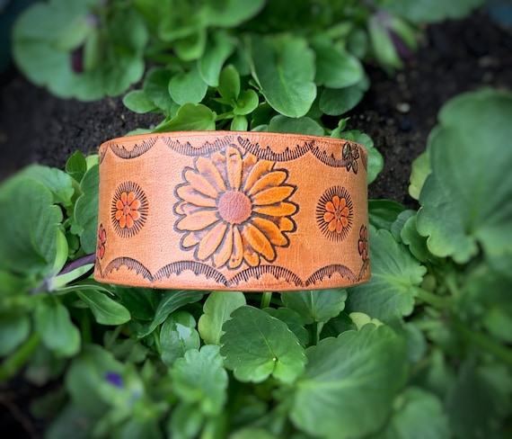 Floral Leather Cuff Bracelet for Women,Boho Western Sunflower Cuff Bracelet