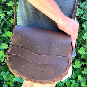 1970s Boho Brown Leather Retro Cross Body Bag, Vintage Hippie Style Shoulder Bag