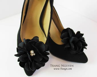 Black satin Wedding Shoe Clips for Bride, Elegant Pearl & Crystal Shoe Clips, Bridal Accessories, Something Borrowed Gift