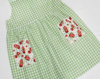 Green Gingham No Tie Apron, Cottagecore Apron with Floral Pockets, Handmade Cross Back Apron, Kitchen Cooking Apron, Garden Apron