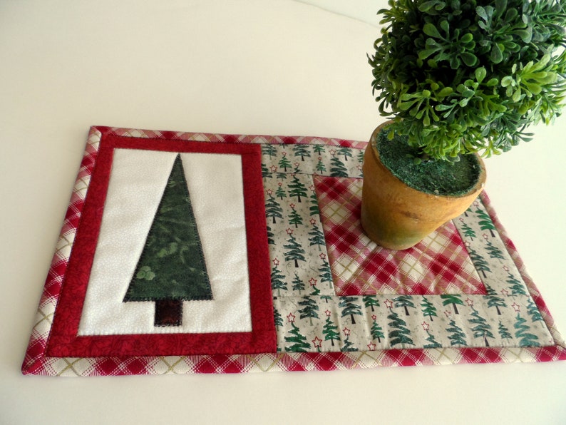 Christmas mug rug applique tree snack mat quilted mug rug holiday candle mat handmade unique mug rugs choice of one red green 12x7