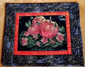 Halloween Mug Rug: Quilted Jack O' Lanterns Snack Mat, Candle Mat