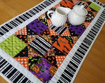 Halloween table runner, quilted table topper, patchwork table quilt, handmade Halloween, orange purple black, 17" x 37"