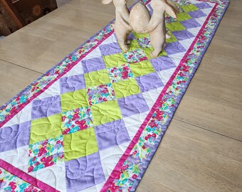 Spring table runner, quilted summer table topper, traditional patchwork table quilt, lavender green white