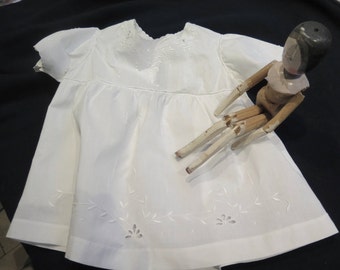 Antique Heirloom Baptism Baby's dress - Embroideries - 1900  - Completely Handmade. Vintage White Doll Dress.