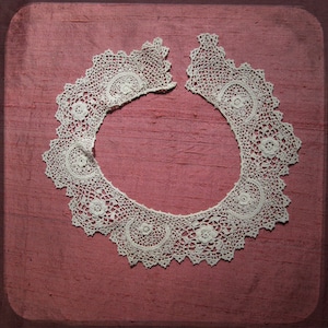 Antique French Handcrocheted Collar Lace - Vintage Fine Hadmade Trim Fashion from France