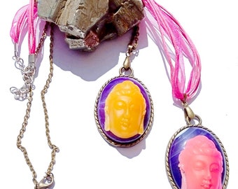 Collier Bouddha en verre et résine, 2 modèles à choisir, chaine en laiton ou collier organza