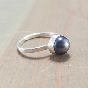 Peacock Pearl Ring: Hammered Sterling Silver Solitaire, US Size 6