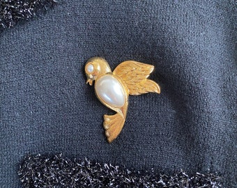 1980s Vintage Napier Gold Tone and Faux Pearl Bird Brooch