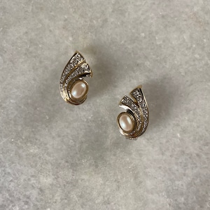 Vintage Sparkling Rhinestone and Pearl Swirl Flick Clip on Earrings