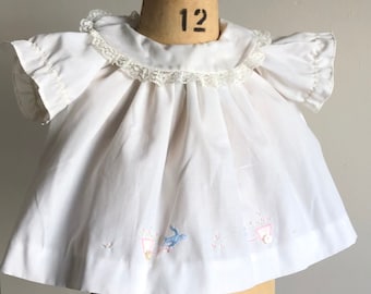 Vintage 1960s Infant Dress - Nannette 60s 70s Novelty Bluebird Embroidery Lace Trim Collar Shirt Dress Puff Sleeve 0 3 6 9 Months