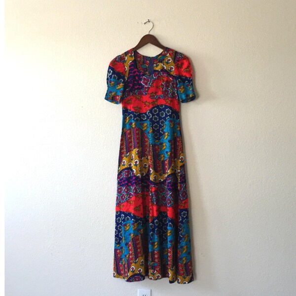 Vintage 1960s Maxi / 60s 70s Ethnic Bird Daisy Psychedelic Bright Bark Cloth Empire Waist Graphic Maxi Dress - XS Extra Small / Small Petite