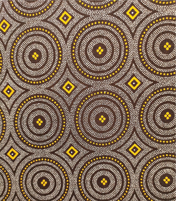Tissu Marron Shweshwe - 100% coton - Motifs ethniques avec une touche de jaune
