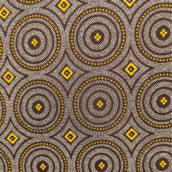 Tissu Marron Shweshwe - 100% coton - Motifs ethniques avec une touche de jaune