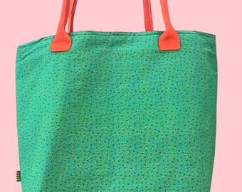 Sac cabas Vert style Liberty - base en 100% Coton Shweshwe marron à motifs ethniques.