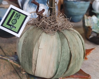 Corn husk pumpkin, Thanksgiving decor, fall decor, Halloween decor, botanical , farmhouse decor