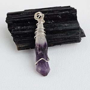 Amethyst Rohspitze Halsketten-Anhänger eingefasst in Sterling Silber
