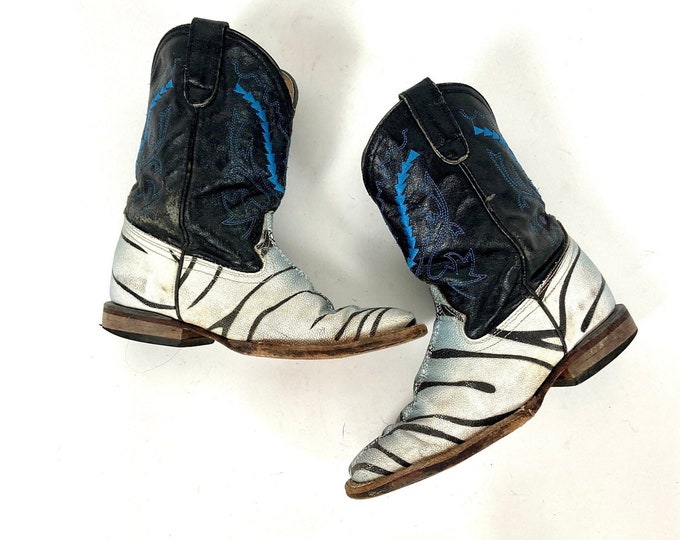 80s Black Blue Embroidered Cowboy Boots Stitch White Gray Boots Vintage Boho Hippie Boots 4.5 5