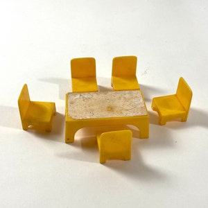 Set di sedie da tavolo Weebles Hasbro vintage anni &#39;70, set di sedie da tavolo da pranzo Weeble Wooble, set di sostituzione per camper, gioco di finzione, lotto di giocattoli vintage