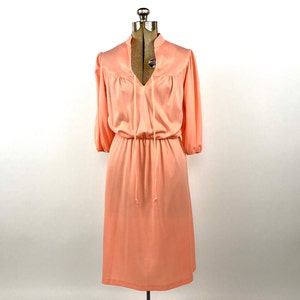 70s Peach Blouson Day Dress V Neck Tie Secretary Dress Elastic Waist Tea Party Midi Vintage Dress Xs S