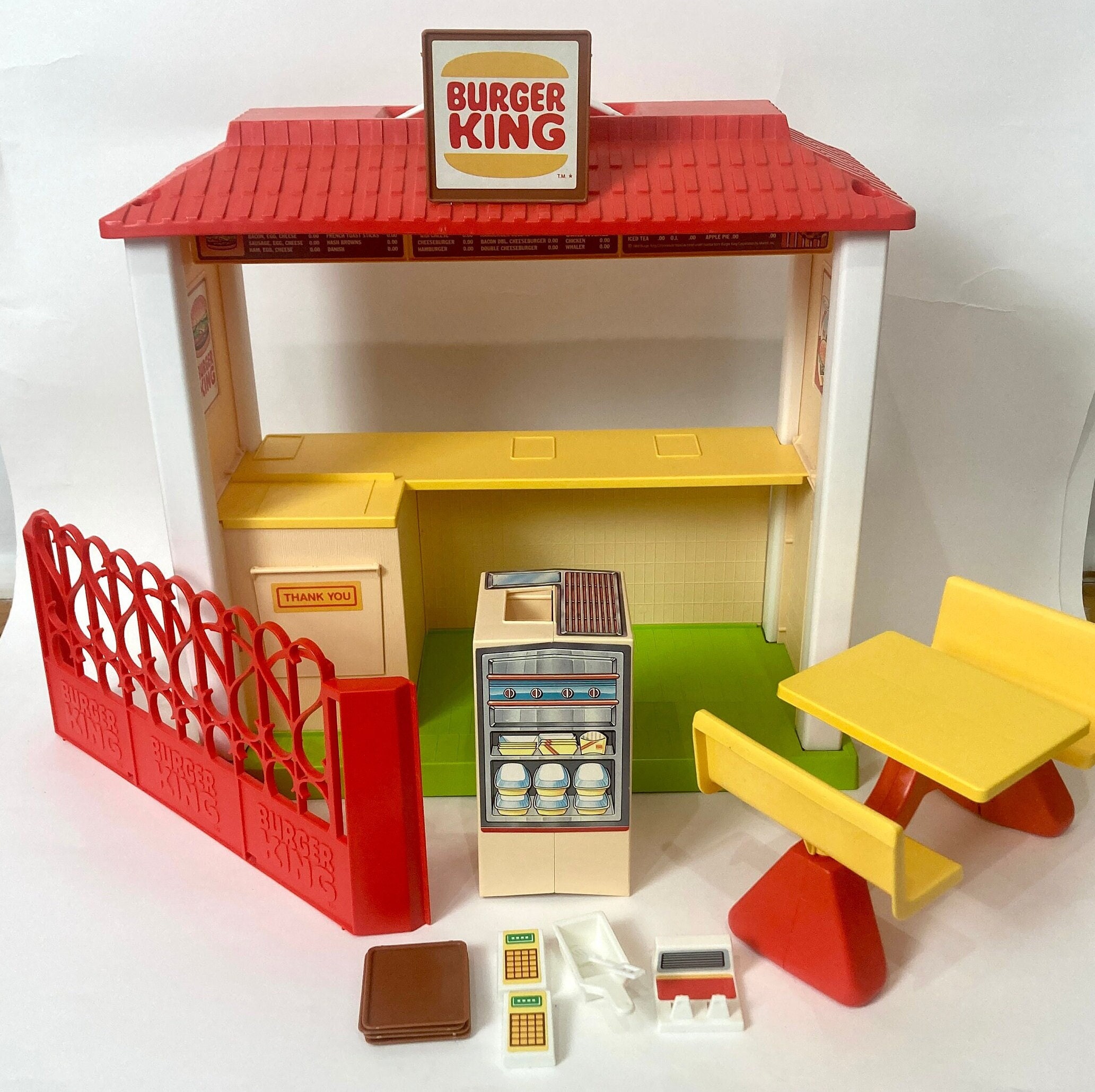 Pink Burger King Barbie Burger Game VINTAGE BARBIE FOOD JAZZIE