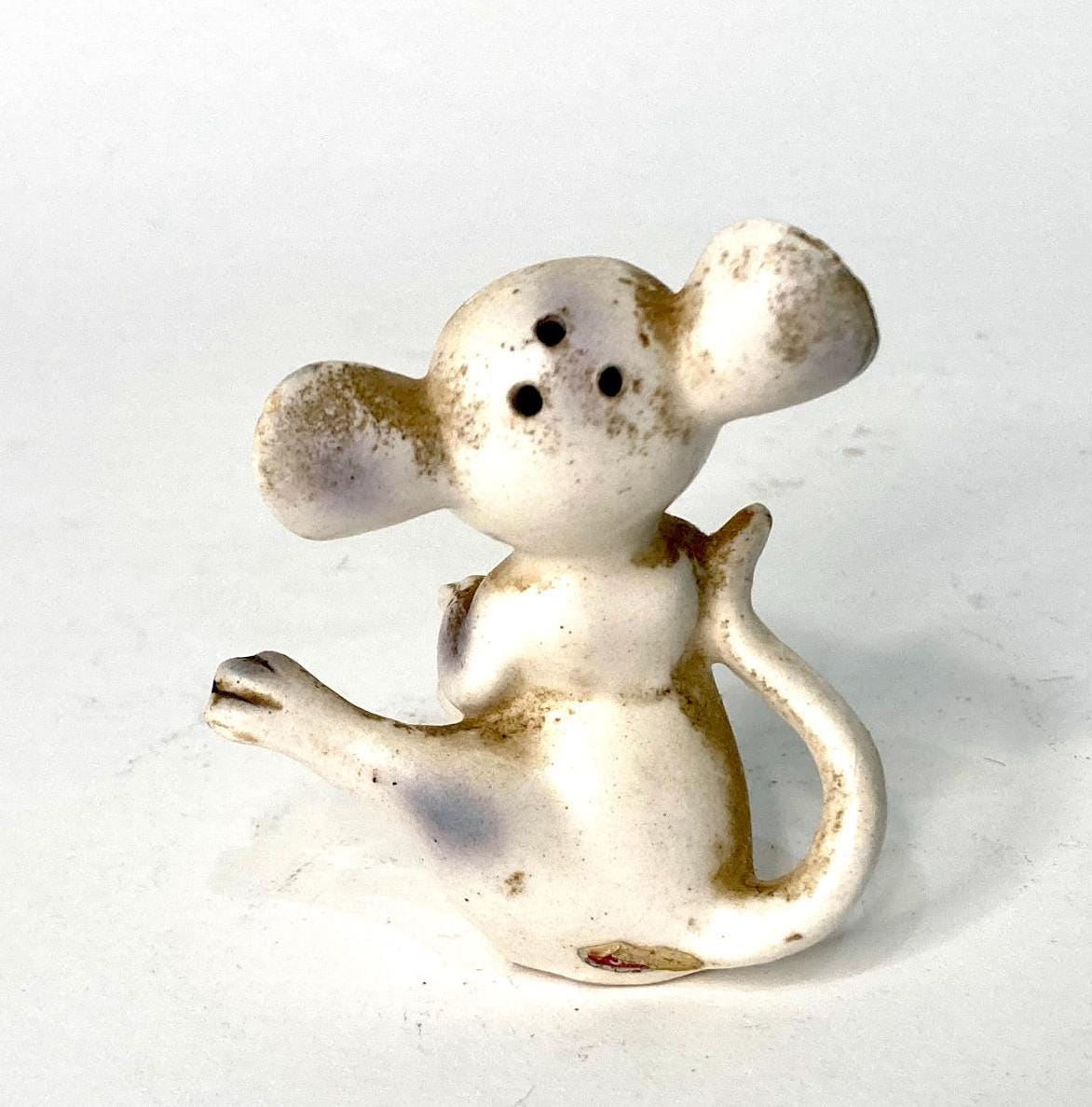 【まーちゃん さま】old pottery ❀ 収穫を喜ぶ ウサちゃん set Vintage 50s White Mouse Ceramic Salt Pepper Shaker Made in