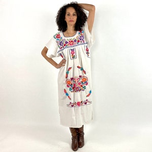 70s White Oaxacan Embroidered Maxi Dress Mexican Wedding Boho Hippie Party Vintage Red Floral Sundress Sun Dress S M