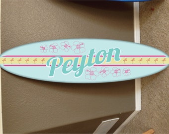 カスタムサーフボードウォールデコレーション：ハワイアンビーチテーマ、パーソナライズされた名前