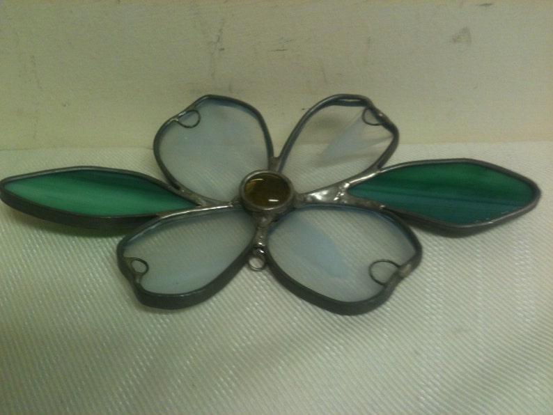 2 Styles Available Green /& White Stained Glass Flower Suncatcher Art Glass