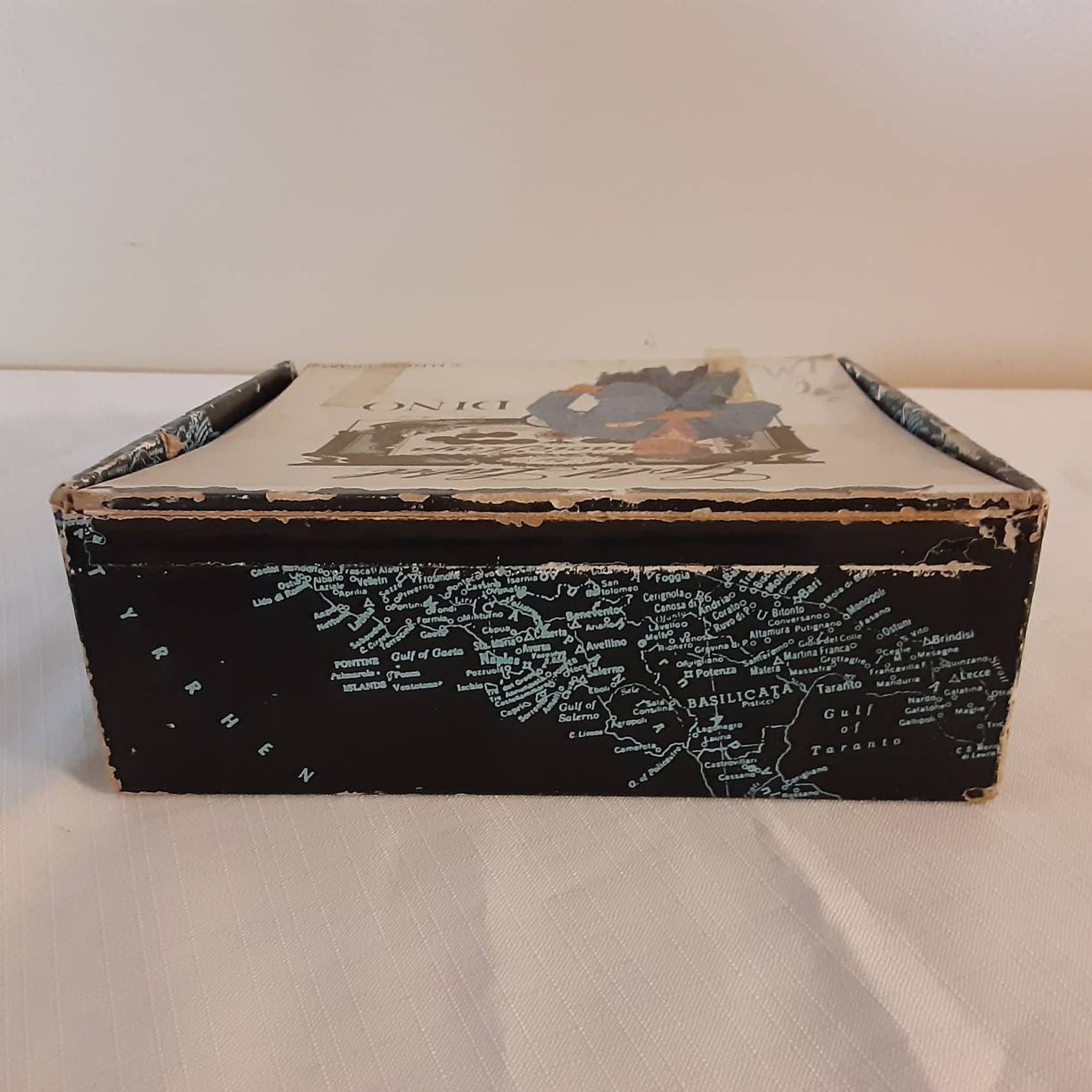 Gold Label DINO Cigar Box by Ignacio Haya Cardboard Shelf | Etsy