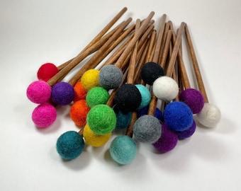 Baquetas para tambor de lengüeta suave, baquetas de lana afieltrada, color abedul marrón con bola de lana suave (elige tu color) - 23 cm (1 par)