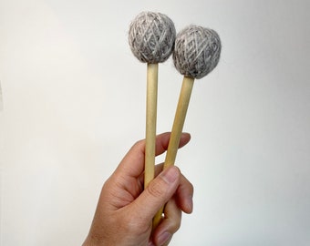 Mazas para tambor de lengüeta y tambor de tanque / Serie estándar / Color beige tostado "arena" / Núcleo de goma + lana envuelta en hilo - 9,25" (1 par)