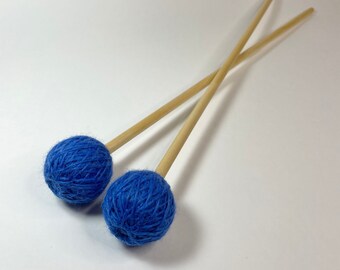 Mazos de Marimba Suave y Pesados / Lana Azul / Mangos de Palo de Abedul con Núcleo de Goma - 16" (1 Par)