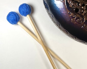 Mazos para tambor de lengüeta/tambor de tanque/Serie estándar/Lana azul/Núcleo de goma + Hilo envuelto - 9,25” (1 par)