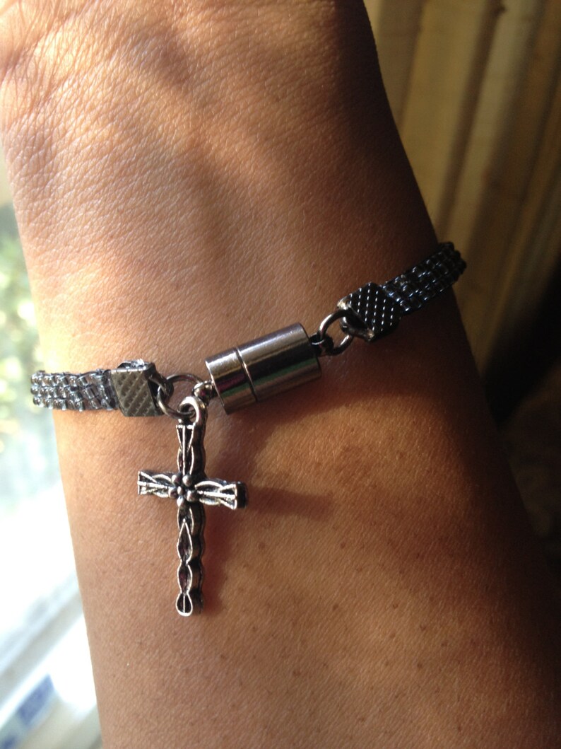 Vicima 2-Pack Black Bead Stretch Bracelets With Cross Charm - Unisex Men Women Friendship Bracelets - View #7