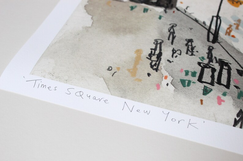 Stampa artistica ad acquerello di Times Square, raffigurante un taxi di New York, realizzata con tecnica giclée e firmata da Clare Caulfield. immagine 9