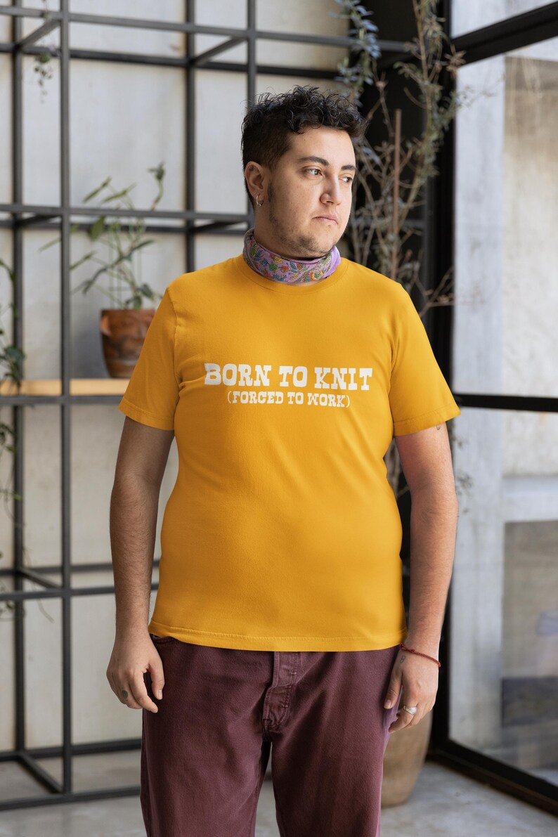 Camiseta divertida de punto "Nacido para tejer, obligado a trabajar", regalo para mamá, serigrafiada, para hombre y mujer imagen 2