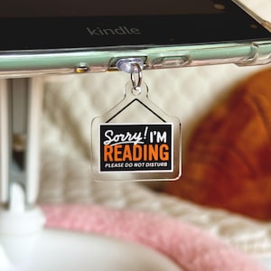 Do Not Disturb Kindle Charm: Bookish Reader USB-C Dust Plug