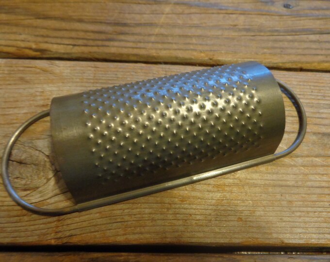 Vintage Tin Spice Grater With 2 Handles, 1950's, Hand Held Vintage